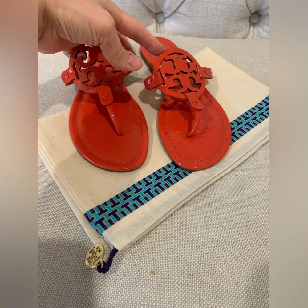 Tory Burch MILLER PATENT SANDAL - Picture 5 of 10